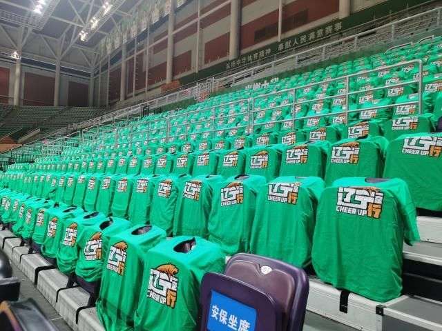 【現場】看臺刮起綠色風暴 遼寧隊靜待衛冕時刻